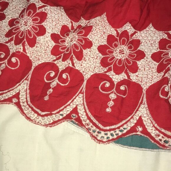 3/$15 Crystal candy Red floral scalloped tie lined skirt size small - Picture 4 of 9